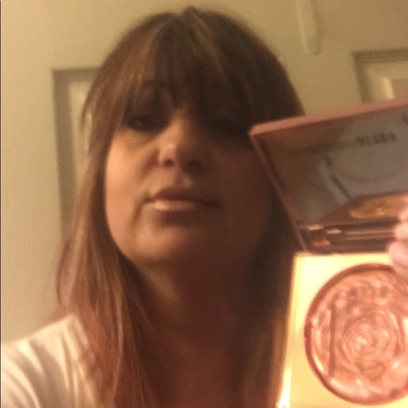 Meet your Posher, Alexandra - Picture 2 of 7